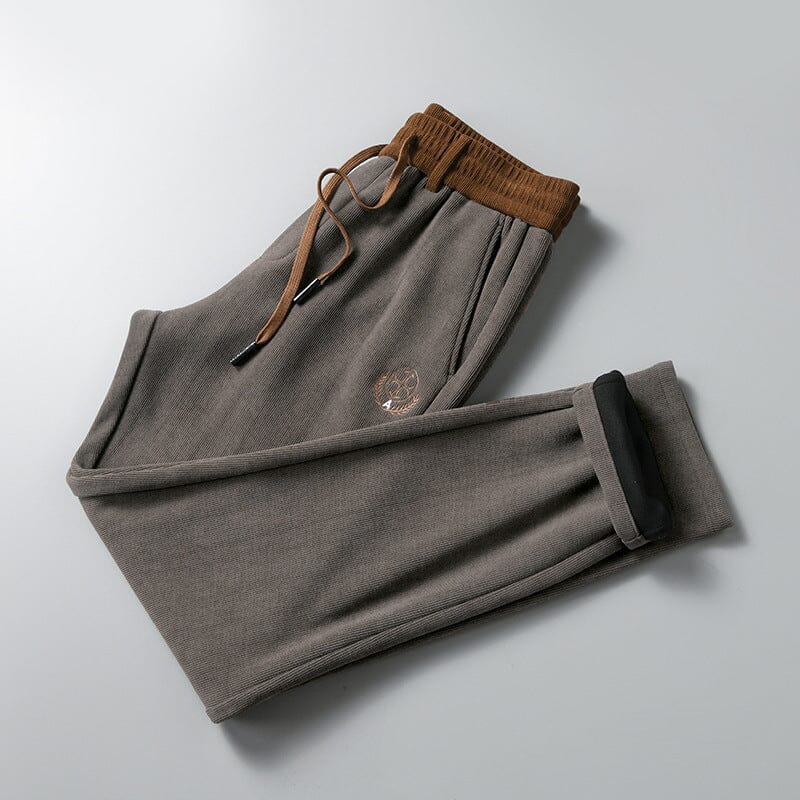 Troy | Herren Cord-Sweatpants – Slim Taper – weicher Baumwollcord – Rippbund & Logo-Detail Hirschfeld Grau XS 