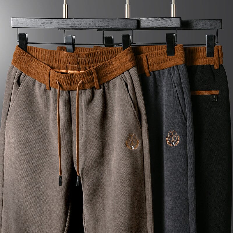Troy | Herren Cord-Sweatpants – Slim Taper – weicher Baumwollcord – Rippbund & Logo-Detail Hirschfeld 
