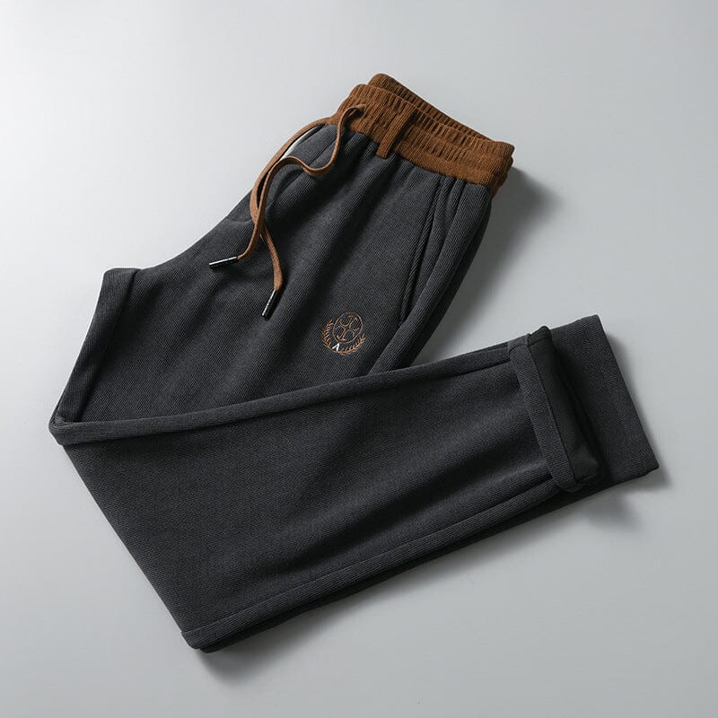 Troy | Herren Cord-Sweatpants – Slim Taper – weicher Baumwollcord – Rippbund & Logo-Detail Hirschfeld Dunkelgrau XS 