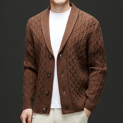 Adrian | Herren Merino-Cardigan – Schalkragen – Kabelstrick – Knopfleiste Hirschfeld 