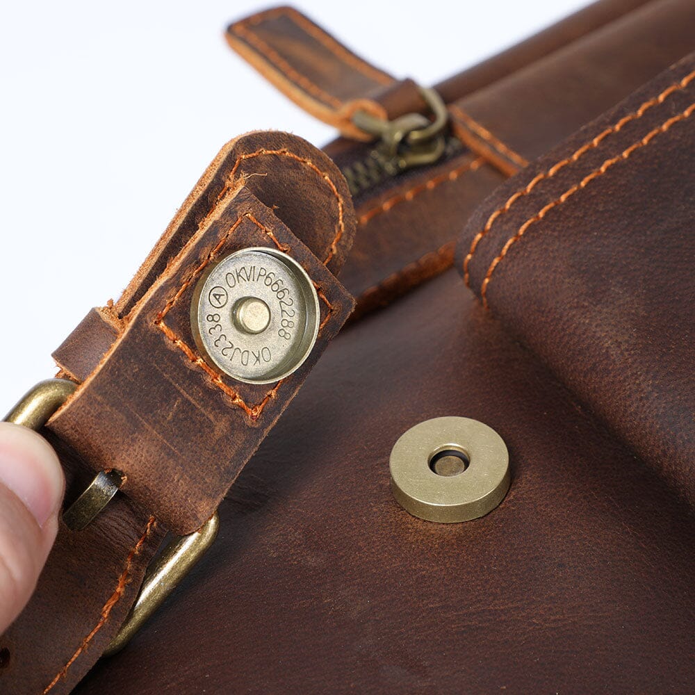 Eugene | Herren Leder Rucksack Klappenverschluss – Seitentaschen – Vollnarbenleder leather backpack Hirschfeld 